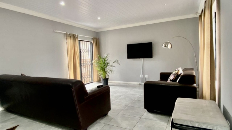 3 Bedroom Property for Sale in Highlands Western Cape